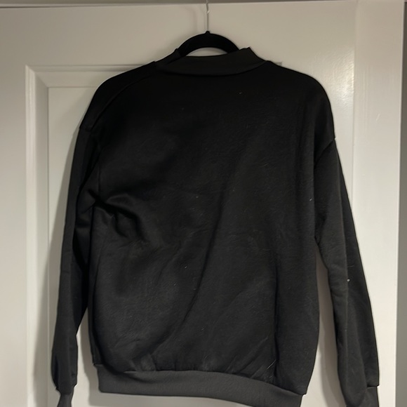 Black sweatshirt - Picture 3 of 3